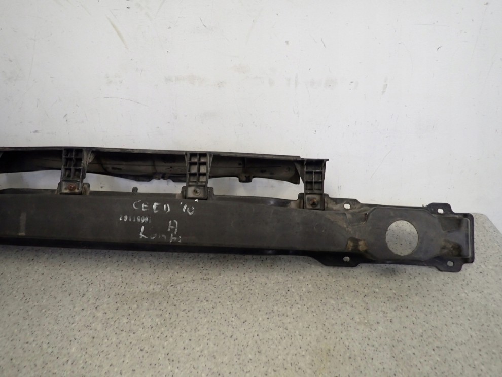 KIA CEED KOMBI 06-12 BELKA ZDERZAKA TYLNEGO 3/7