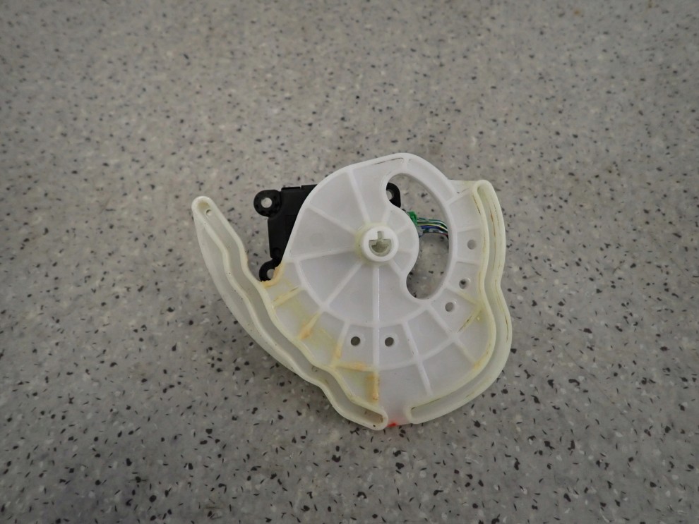 MITSUBISHI ASX 10-16 SILNICZEK STEROWANIA NAGRZEWNICY 4/4