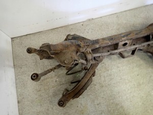 MAZDA 6 02-07 BELKA TYLNEGO ZAWIESZENIA 15/15 MINIATURA