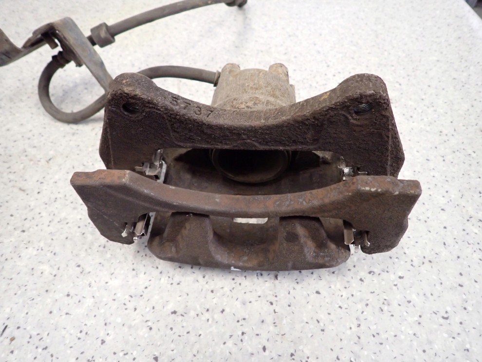 MITSUBISHI ASX 1.8 DID 10-16 ZACISK HAMULCOWY PRZEDNI LEWY 4/7