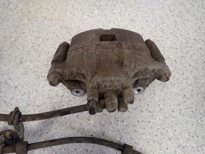 MITSUBISHI ASX 1.8 DID 10-16 ZACISK HAMULCOWY PRZEDNI LEWY 5/7 MINIATURA