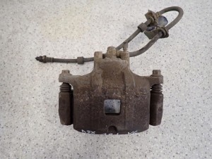 MITSUBISHI ASX 1.8 DID 10-16 ZACISK HAMULCOWY PRZEDNI LEWY 6/7 MINIATURA