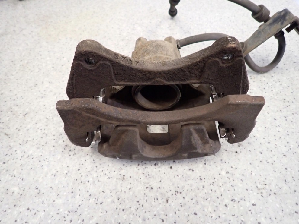 MITSUBISHI ASX 1.8 DID 10-16 ZACISK HAMULCOWY PRZEDNI PRAWY 6/8