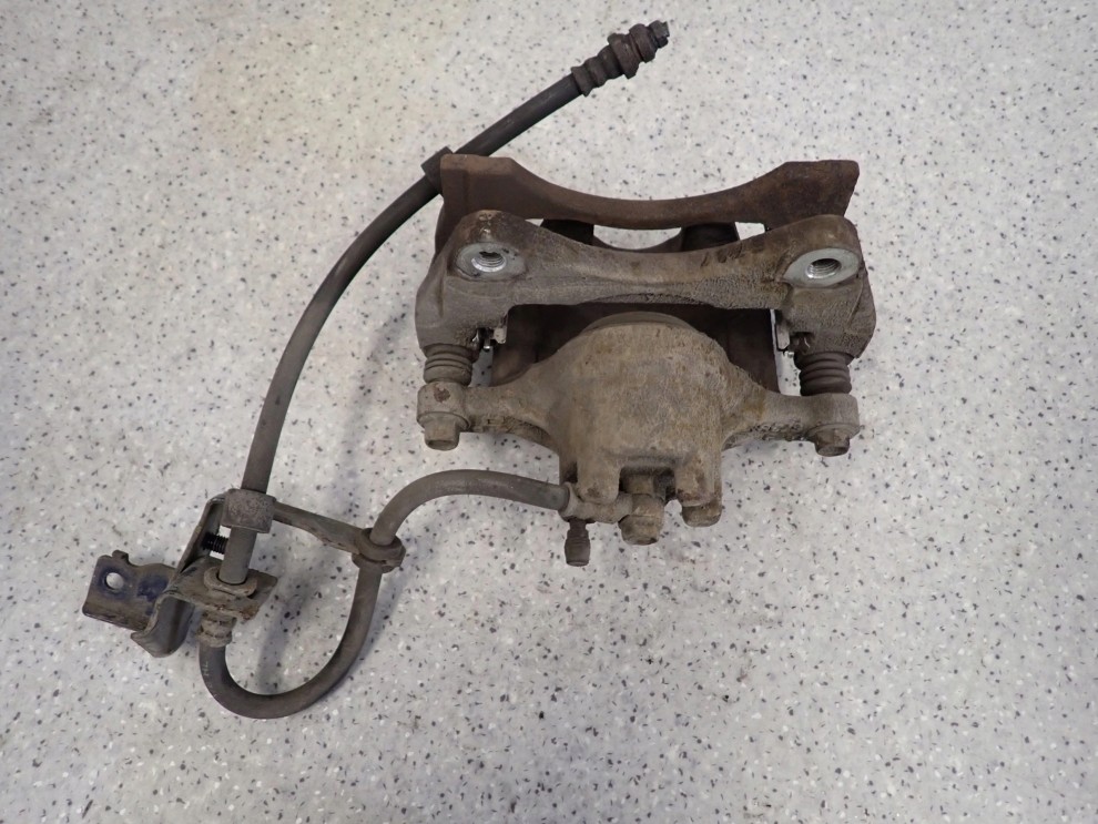 MITSUBISHI ASX 1.8 DID 10-16 ZACISK HAMULCOWY PRZEDNI PRAWY 7/8