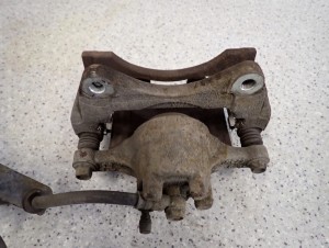 MITSUBISHI ASX 1.8 DID 10-16 ZACISK HAMULCOWY PRZEDNI PRAWY 8/8 MINIATURA