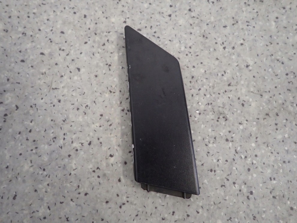 TOYOTA YARIS II 06- ZAŚLEPKA LISTWA DRZWI PRZEDNIA PRAWA 1/3