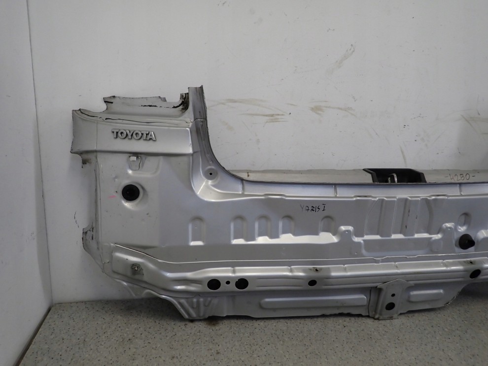 TOYOTA YARIS I 99-05 PAS TYLNY 199 2/6