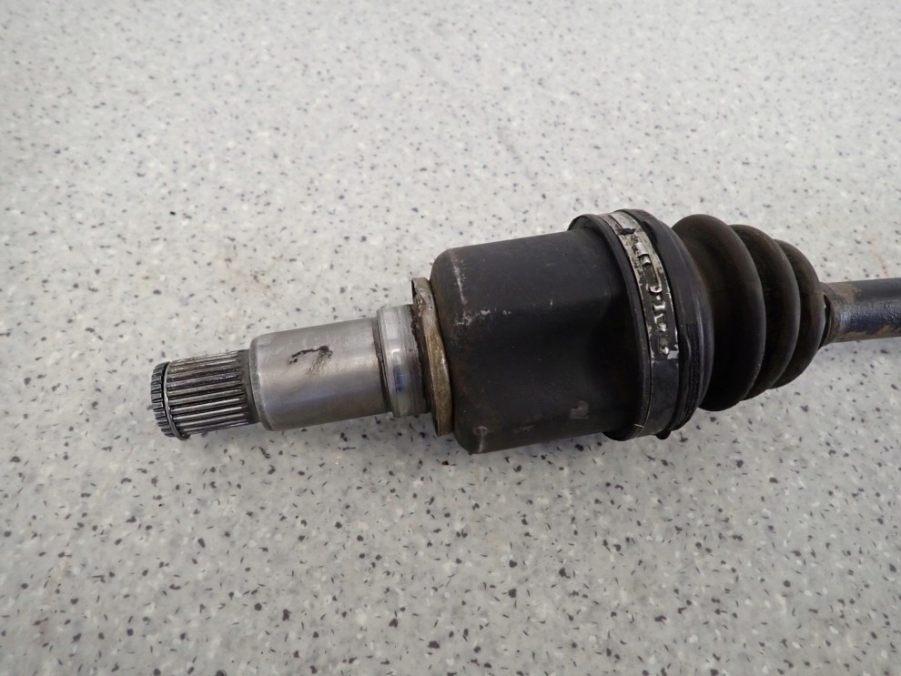 SUZUKI GRAND VITARA II 06-08 1.9 DDIS PÓŁOŚ PRZEDNIA PRAWA 5/6