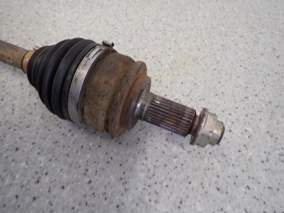 SUZUKI GRAND VITARA II 06-08 1.9 DDIS PÓŁOŚ PRZEDNIA PRAWA 6/6