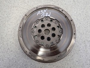 MITSUBISHI ASX 1.8 DID 10- KOŁO DWUMASOWE 1/7 MINIATURA