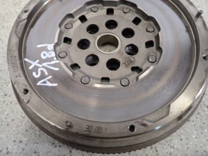 MITSUBISHI ASX 1.8 DID 10- KOŁO DWUMASOWE 4/7 MINIATURA