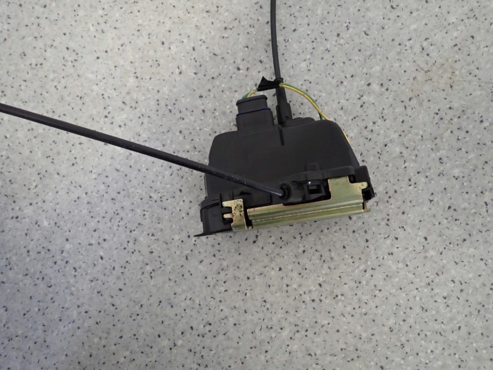 NISSAN PRIMERA P12 KOMBI 02-07 ZAMEK DRZWI TYLNY PRAWY 5/6