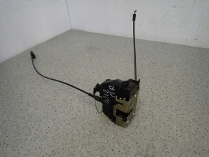 NISSAN PRIMERA P12 KOMBI 02-07 ZAMEK DRZWI TYLNY PRAWY 1/6 MINIATURA