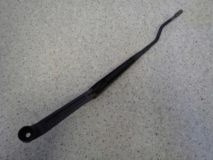 SUZUKI GRAND VITARA 06- II RAMIE WYCIERACZKI LEWE 4/4 MINIATURA