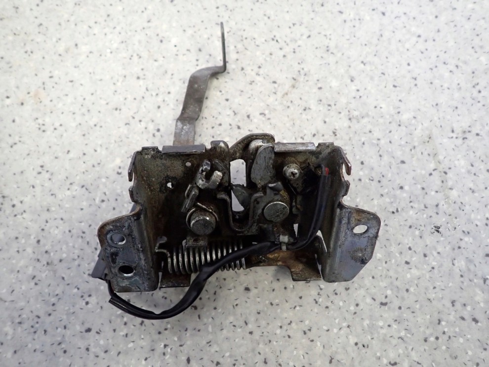 MITSUBISHI ASX 10- ZAMEK MASKI 3/3