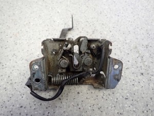 MITSUBISHI ASX 10- ZAMEK MASKI 2/3 MINIATURA