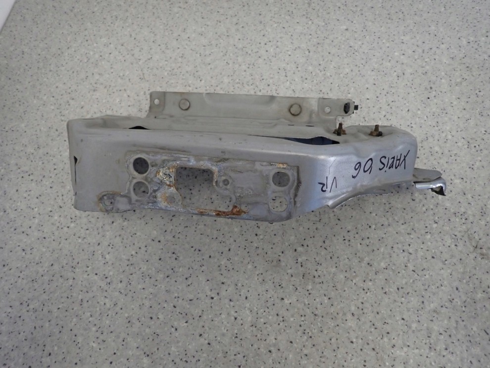 TOYOTA YARIS II 06-09 WSPORNIK PIONOWY PRAWY PASA PRZEDNIEGO 2/4