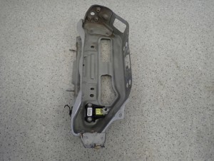 TOYOTA YARIS II 06-09 WSPORNIK PIONOWY PRAWY PASA PRZEDNIEGO 1/4 MINIATURA