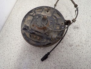 TOYOTA AYGO 05-12 BĘBEN HAMULCOWY TY LEWY TARCZA KOTWICZNA PIASTA SZCZEKI 7/7 MINIATURA