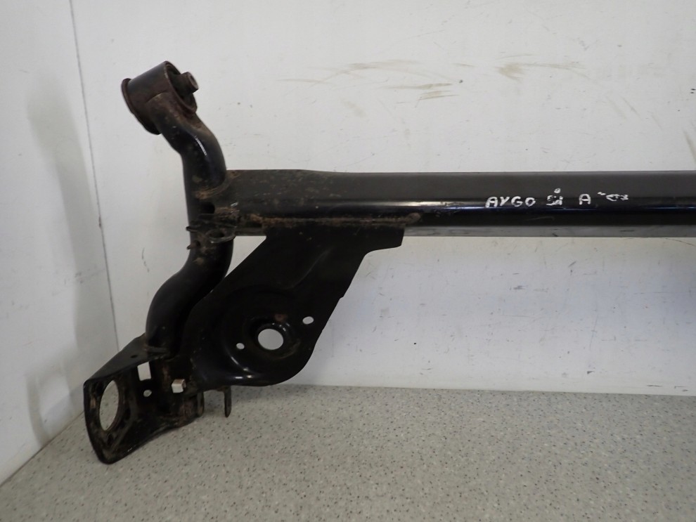 TOYOTA AYGO 05-12 BELKA ZAWIESZENIA TYLNEGO GOŁA 2/13