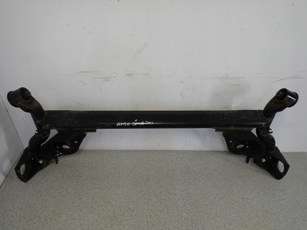 TOYOTA AYGO 05-12 BELKA ZAWIESZENIA TYLNEGO GOŁA 4/13