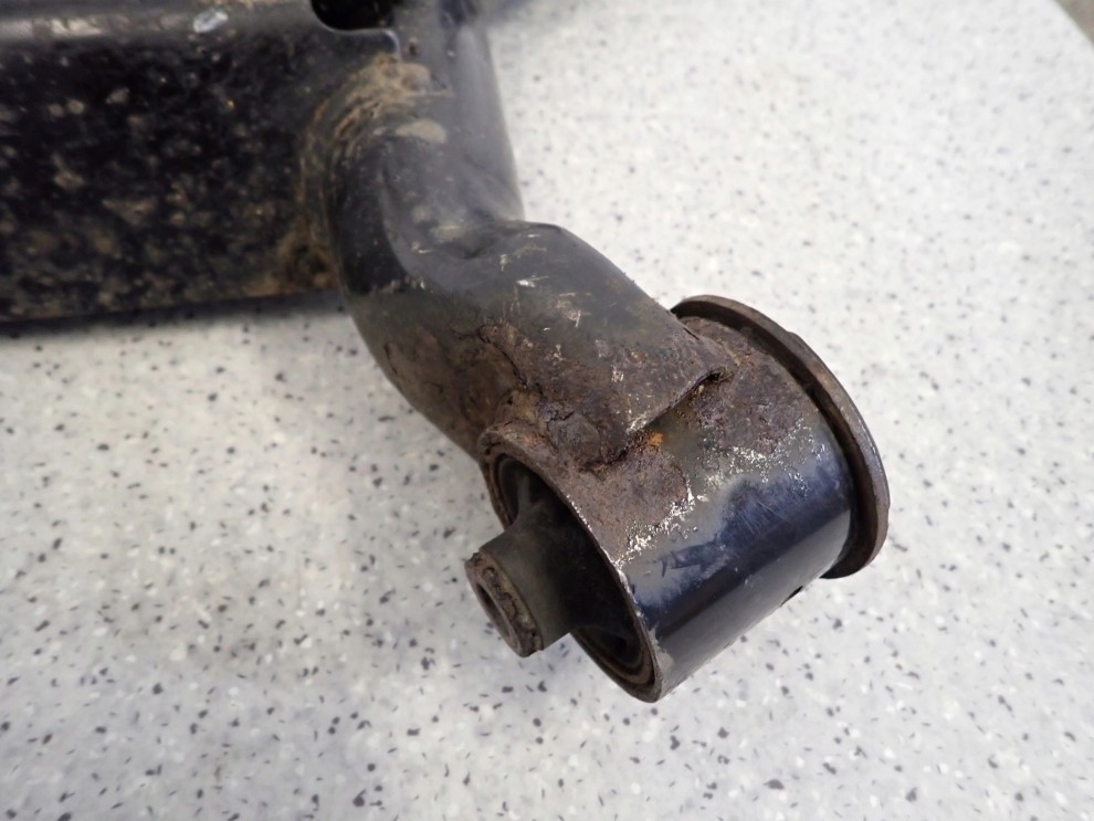 TOYOTA AYGO 05-12 BELKA ZAWIESZENIA TYLNEGO GOŁA 9/13