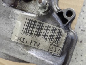 TOYOTA COROLLA VERSO AVENSIS T25 2.2 D4D POKRYWA ZAWORÓW 2AD 2/5 MINIATURA