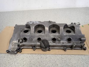 TOYOTA COROLLA VERSO AVENSIS T25 2.2 D4D POKRYWA ZAWORÓW 2AD 3/5 MINIATURA