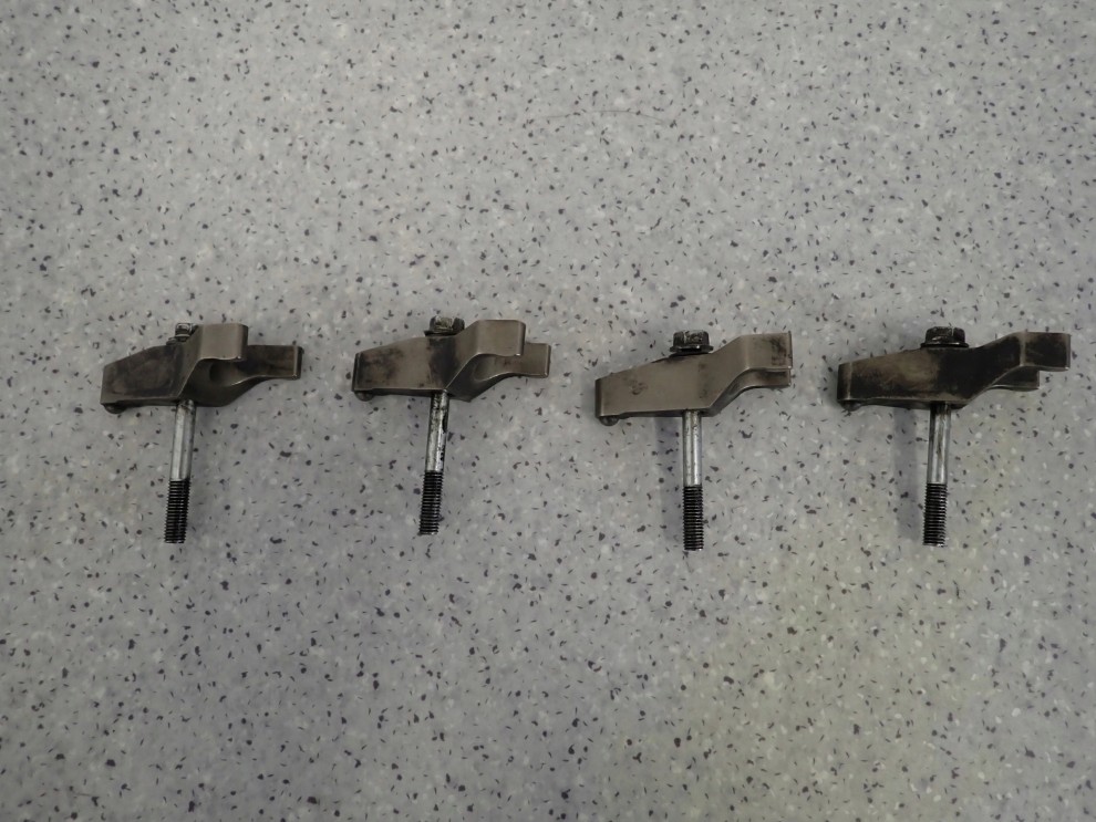 TOYOTA COROLLA VERSO AVENSIS T25 2.2 D4D 2AD MOCOWANIE WTRYSKIWACZA STOPKA 1/3