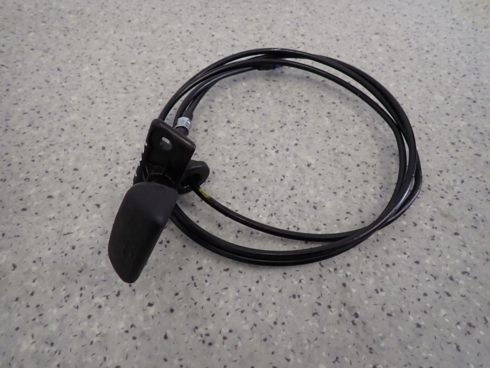 SUZUKI IGNIS 04-08 LINKA OTWIERANIA MASKI 4/4