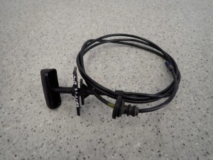 SUZUKI IGNIS 04-08 LINKA OTWIERANIA MASKI 1/4 MINIATURA