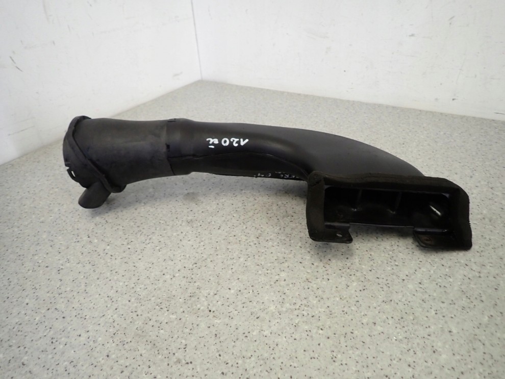 MITSUBISHI PAJERO III 00-06 3.2 DiD ŁAPACZ POWIETRZA DOLOT 2/4