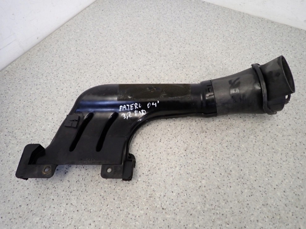 MITSUBISHI PAJERO III 00-06 3.2 DiD ŁAPACZ POWIETRZA DOLOT 4/4