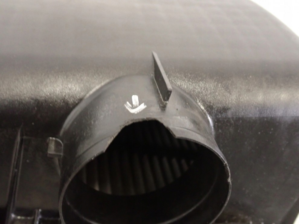 MITSUBISHI PAJERO III 00-06 3.2 DiD OBUDOWA FILTRA POWIETRZA 3/7