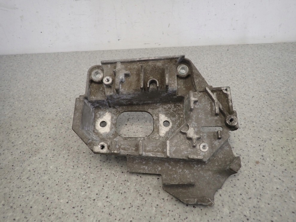 NISSAN MICRA K12 1.2i AUTOMAT 02- PODSTAWA AKUMULATORA ŁAPA SKRZYNI BIEGÓW 1/10