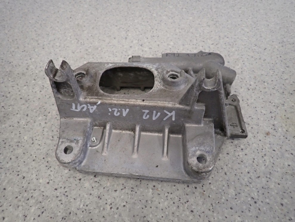 NISSAN MICRA K12 1.2i AUTOMAT 02- PODSTAWA AKUMULATORA ŁAPA SKRZYNI BIEGÓW 6/10