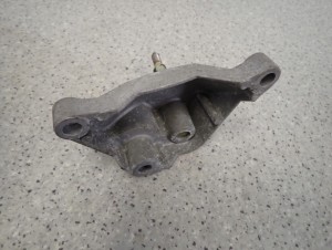 NISSAN MICRA K12 1.2i AUTOMAT 02- ŁAPA GÓRNA SKRZYNI BIEGÓW 5/8 MINIATURA