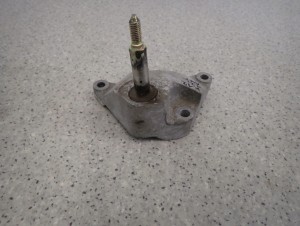 NISSAN MICRA K12 1.2i AUTOMAT 02- ŁAPA GÓRNA SKRZYNI BIEGÓW 8/8 MINIATURA