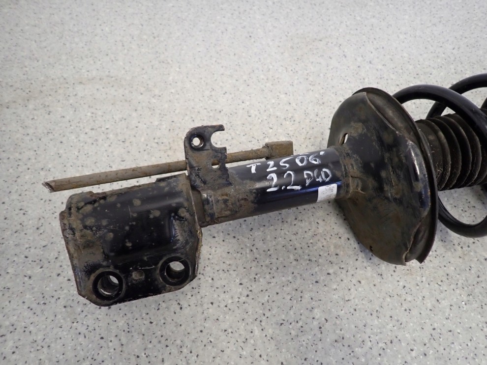 TOYOTA AVENSIS T25 2.0 DIESEL 03-08 AMORTYZATOR PRZEDNI LEWY 2/7