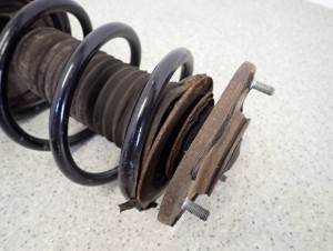 TOYOTA AVENSIS T25 2.0 DIESEL 03-08 AMORTYZATOR PRZEDNI LEWY 5/7 MINIATURA