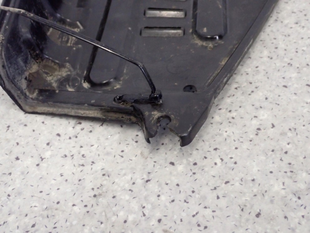 SUZUKI SX4 SEDICI 06-13 OSŁONA DOLNA SILNIKA LEWA 7/8