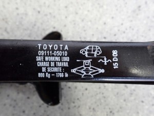 TOYOTA LEWAREK PODNOŚNIK SAMOCHODOWY 2/4 MINIATURA