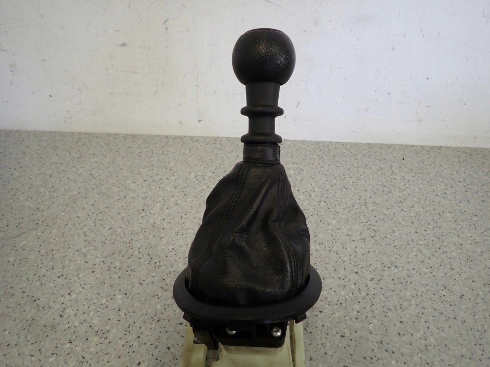 FIAT SEDICI SUZUKI SX4 06-1.9 DDIS LEWAREK GAŁKA DŹWIGNIA ZMIANY BIEGÓW 6/8
