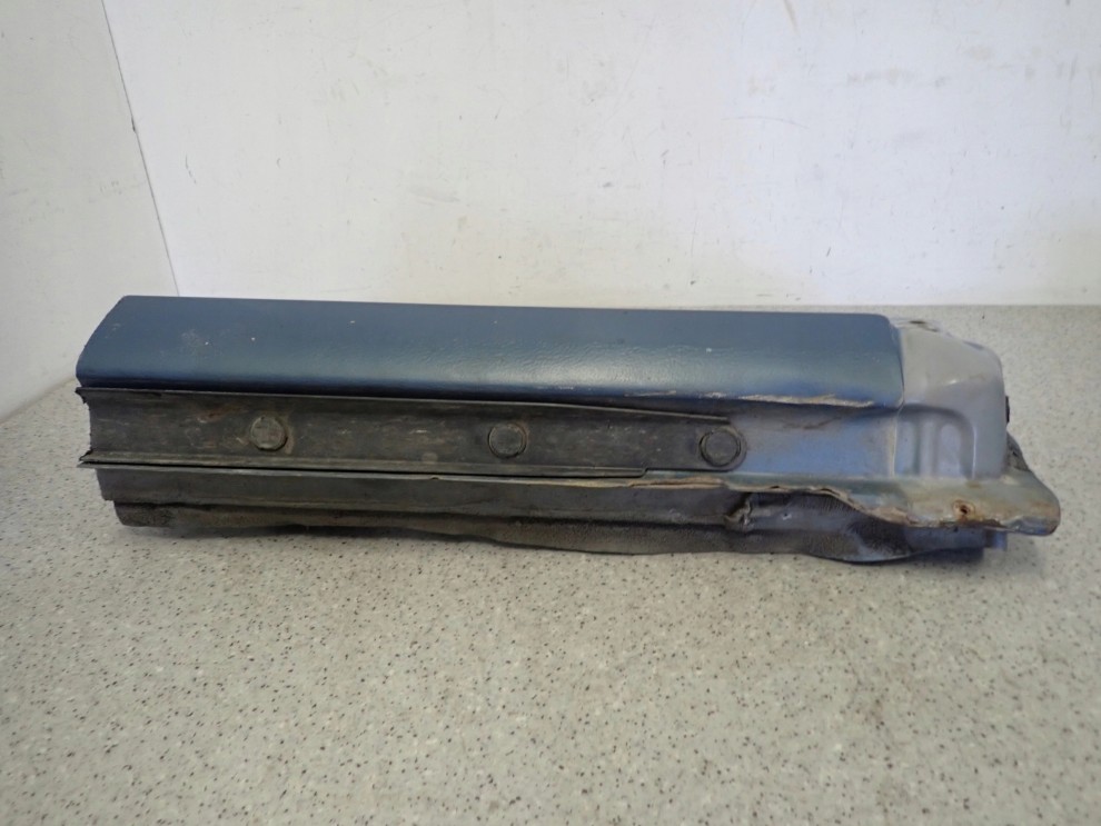 TOYOTA YARIS II 06-11 PRÓG PRAWY 2/6