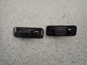 TOYOTA AVENSIS T22 4d 97-01 LAMPKA OŚWIETLENIA TABLICY REJESTRACYJNEJ 3/3 MINIATURA