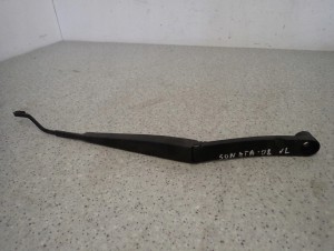 HYUNDAI SONATA V 05-09 RAMIE WYCIERACZKI LEWE 1/5 MINIATURA