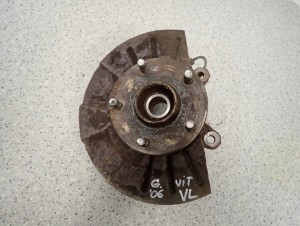 SUZUKI GRAND VITARA II 05-09 ZWROTNICA PRZEDNIA LEWA 1/5 MINIATURA