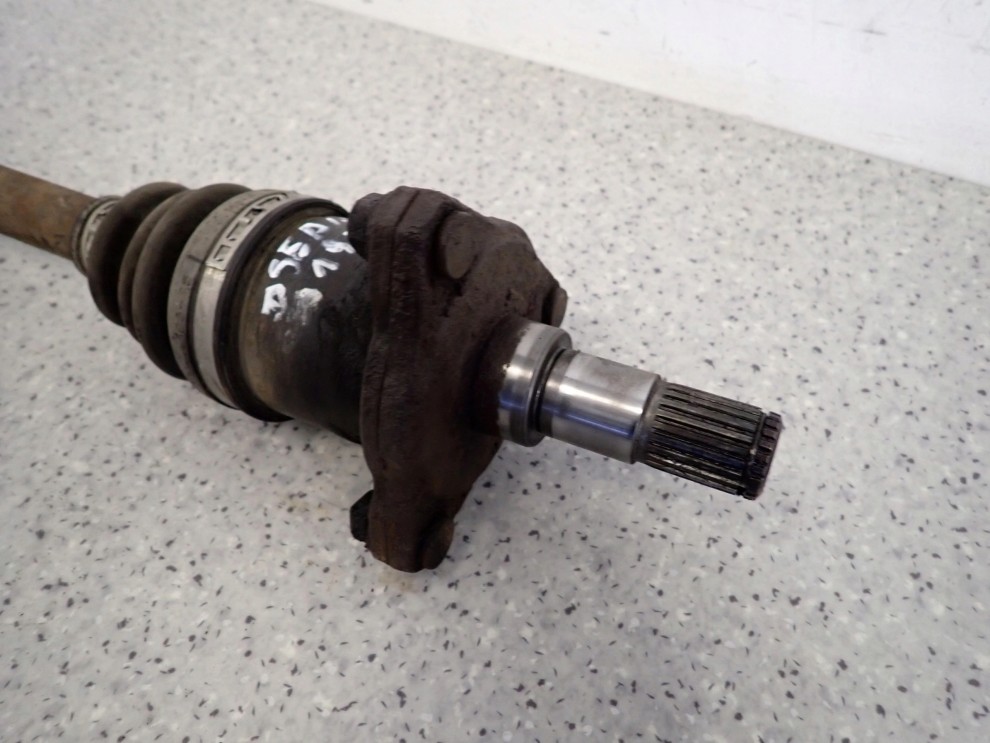 SUZUKI SX4 SEDICI 1.9 DDIS 06-13 PÓŁOŚ TYLNA PRAWA 3/5