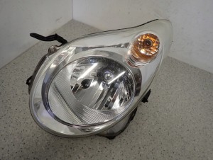 SUZUKI ALTO 09- LAMPA PRZEDNIA LEWA REFLEKTOR 3/10 MINIATURA