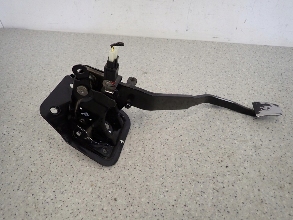 MITSUBISHI ASX 10- PEDAŁ SPRZĘGŁA 1/6